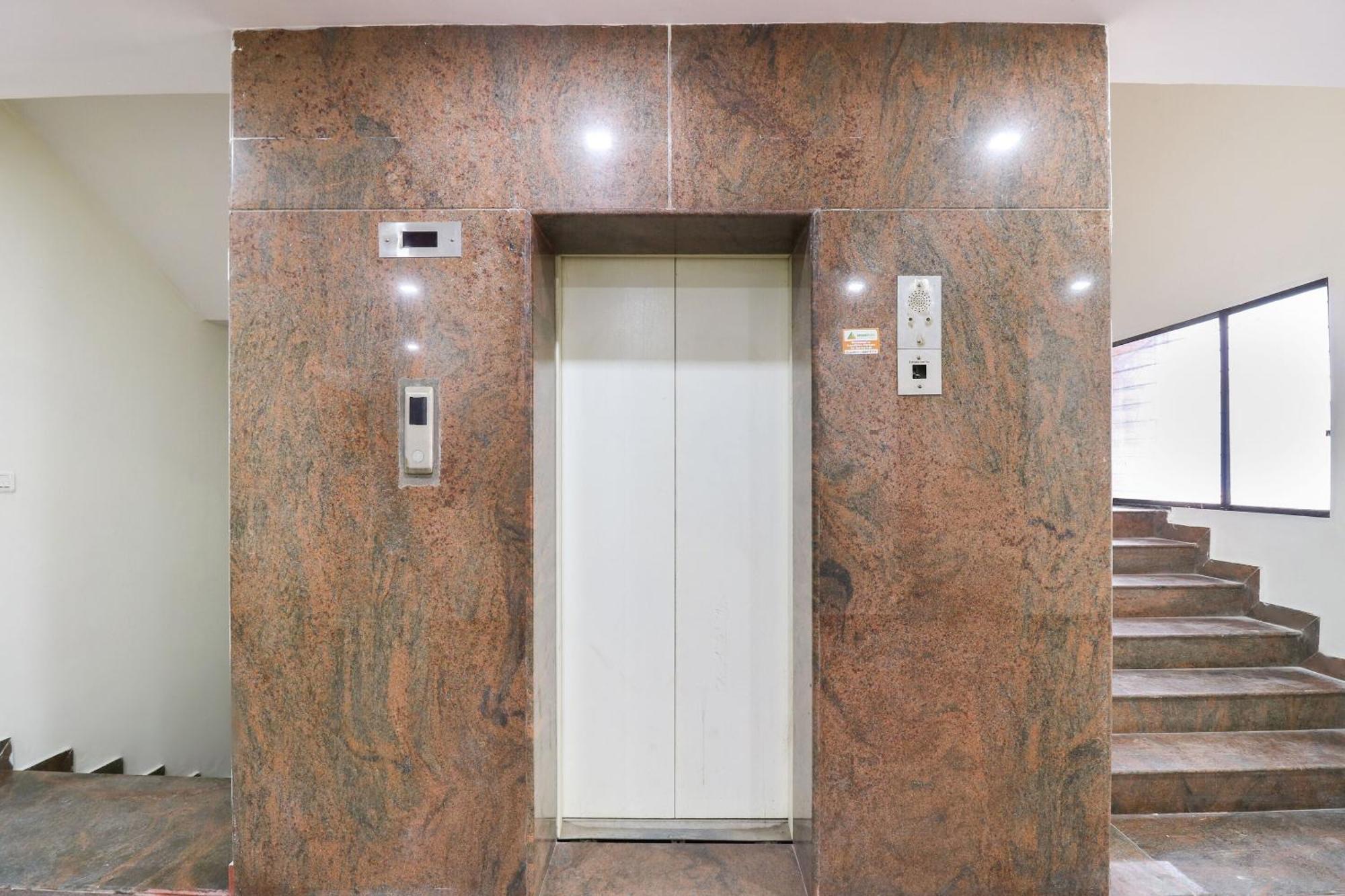 Hotel O The Royal International Hotel 班加罗尔 外观 照片